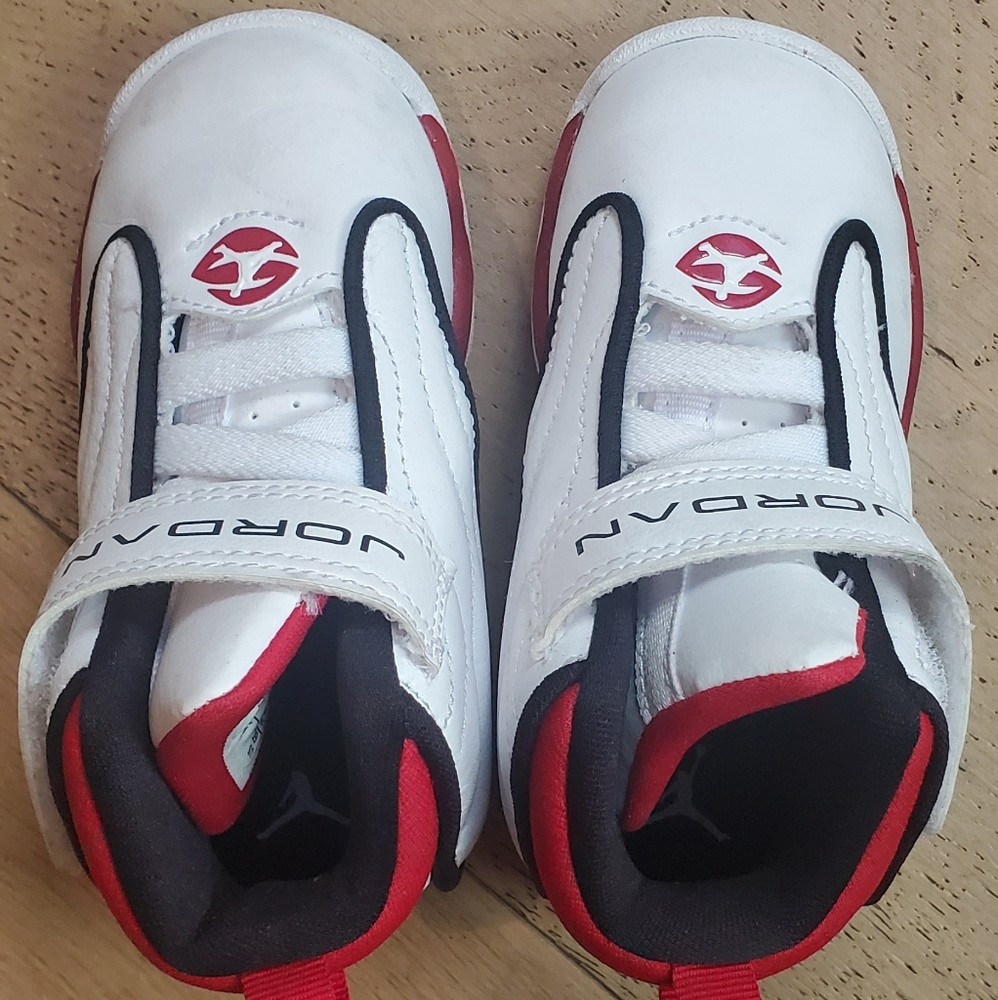 Air Jordan toddler sneakers